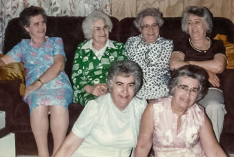 Tessie Bellefontaine, Eva Goyetche, Germaine Fleming, Betty Ide, Margaret White and Anita White (1985)