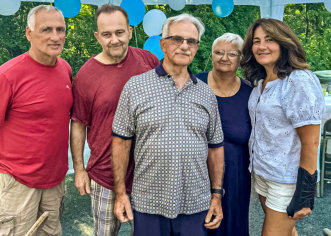 Andy, Vernon, John, Anne Marie & Pamela (Goyetche) Fialli of North Reading, MA  (2025)