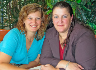 Marie-Helen Goyetche of Montreal, QC & cousin Brenda Goyetche Spénard of Calgary, AB (2007)